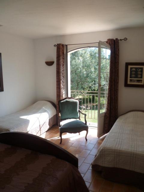 Chambre D'Hotes "La Bastide Des Eucalyptus" Bed and Breakfast Antibes Kamer foto